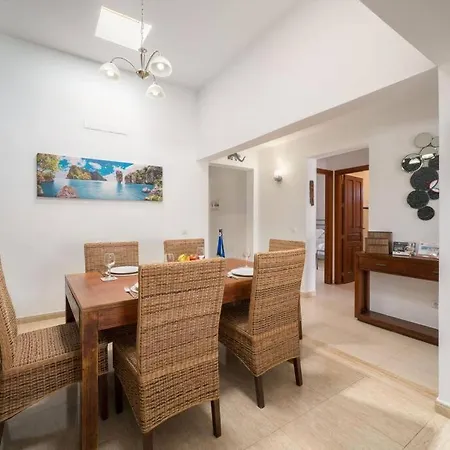 Keira بلايا بلانكا